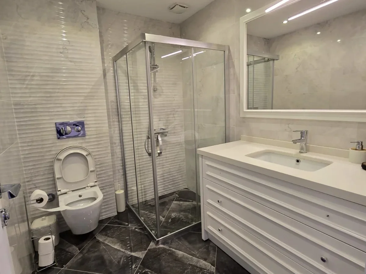Lacivertcadde Gayrimenkul Erenköyde Divanın Sokağında Satılık 5+1 250 M² Net Dubleks 