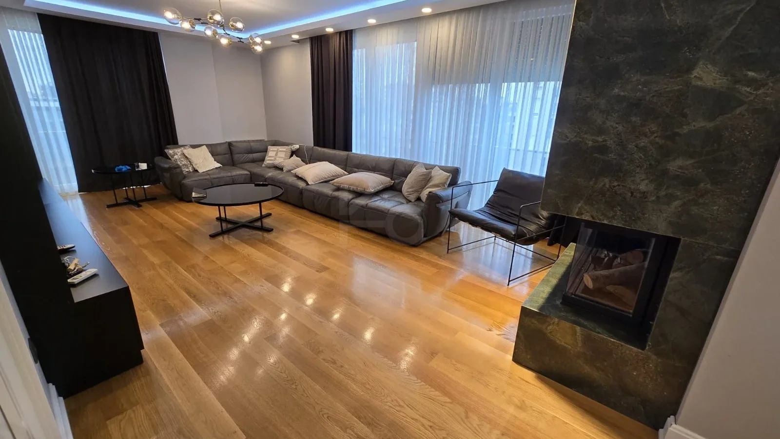 Lacivertcadde Gayrimenkul Erenköyde Divanın Sokağında Satılık 5+1 250 M² Net Dubleks 