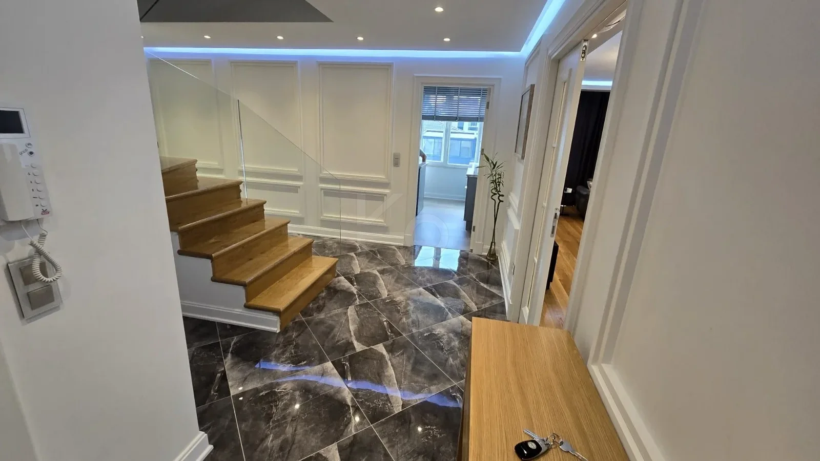 Lacivertcadde Gayrimenkul Erenköyde Divanın Sokağında Satılık 5+1 250 M² Net Dubleks 