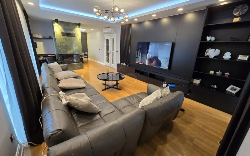 Lacivertcadde Gayrimenkul Erenköyde Divanın Sokağında Satılık 5+1 250 M² Net Dubleks 