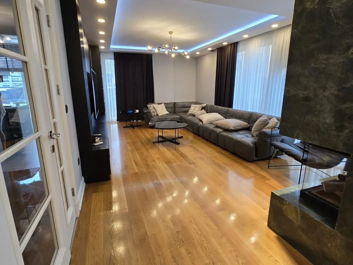 Lacivertcadde Gayrimenkul Erenköyde Divanın Sokağında Satılık 5+1 250 M² Net Dubleks 