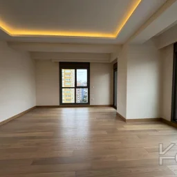 Laci̇vertcadde Suadi̇ye Beymen'i̇n Arkasi Sifir Balkon Ebeveyn 3+1