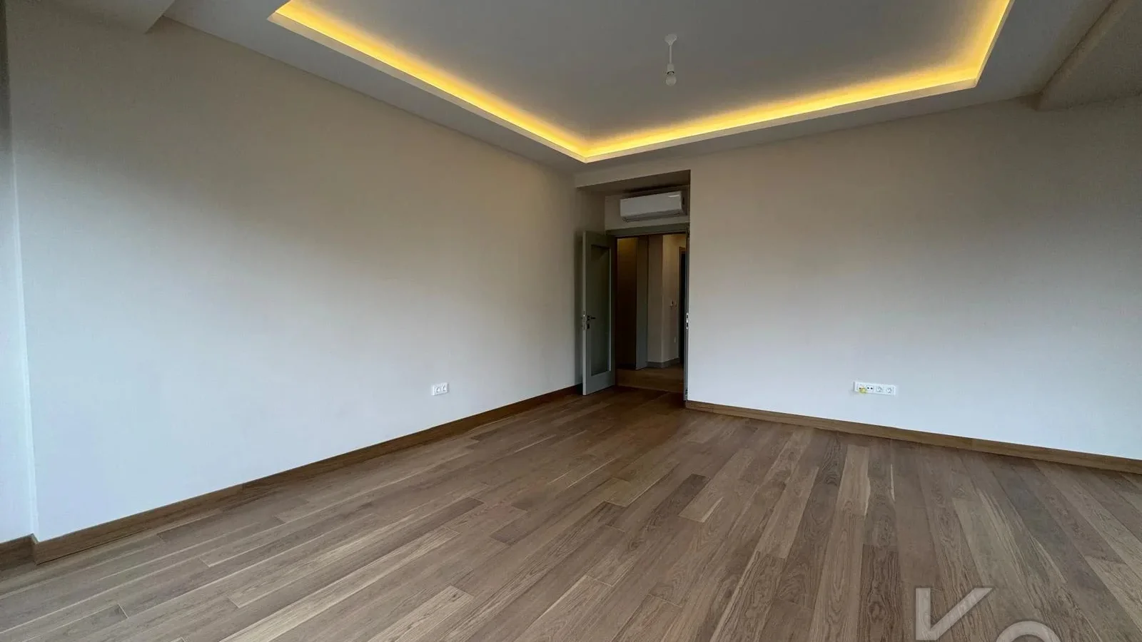 Laci̇vertcadde Suadi̇ye Beymen'i̇n Arkasi Sifir Balkon Ebeveyn 3+1