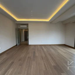 Laci̇vertcadde Suadi̇ye Beymen'i̇n Arkasi Sifir Balkon Ebeveyn 3+1
