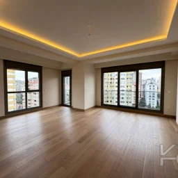 Laci̇vertcadde Suadi̇ye Beymen'i̇n Arkasi Sifir Balkon Ebeveyn 3+1