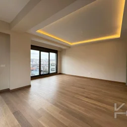 Laci̇vertcadde Suadi̇ye Beymen'i̇n Arkasi Sifir Balkon Ebeveyn 3+1