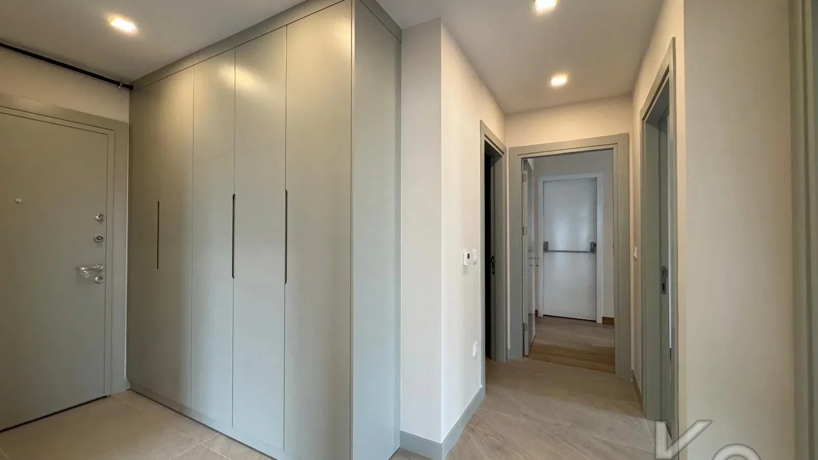 Laci̇vertcadde Suadi̇ye Beymen'i̇n Arkasi Sifir Balkon Ebeveyn 3+1