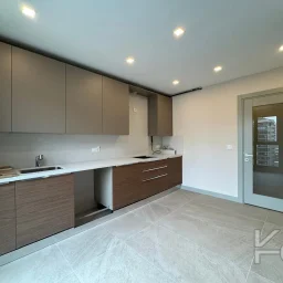 Laci̇vertcadde Suadi̇ye Beymen'i̇n Arkasi Sifir Balkon Ebeveyn 3+1