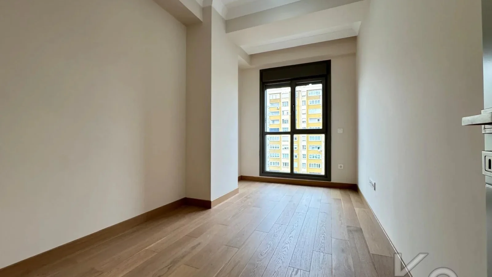 Laci̇vertcadde Suadi̇ye Beymen'i̇n Arkasi Sifir Balkon Ebeveyn 3+1
