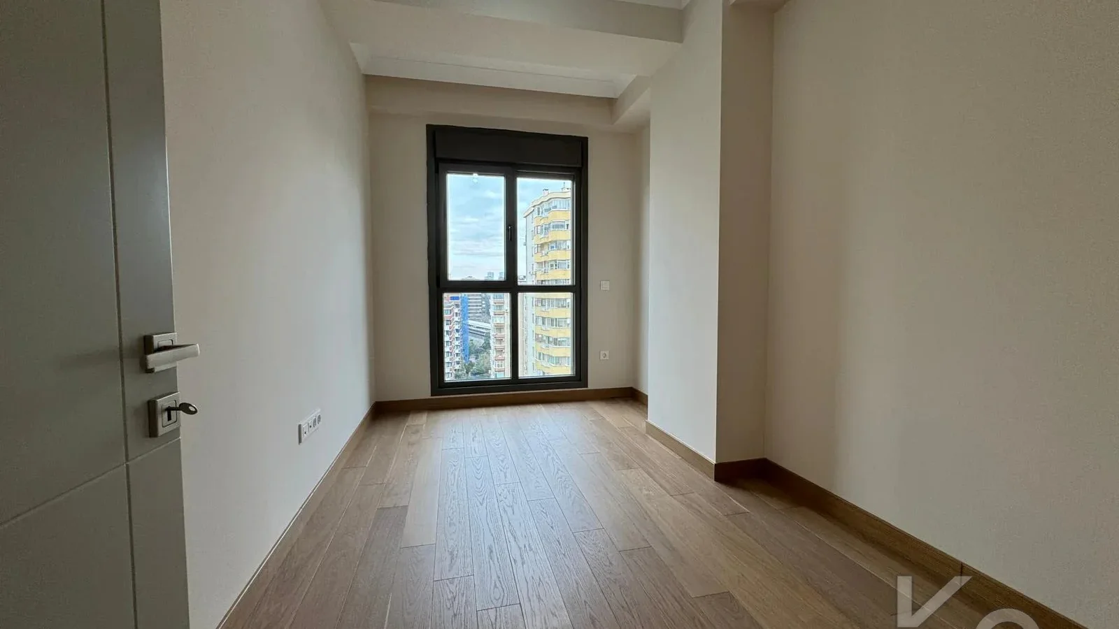Laci̇vertcadde Suadi̇ye Beymen'i̇n Arkasi Sifir Balkon Ebeveyn 3+1