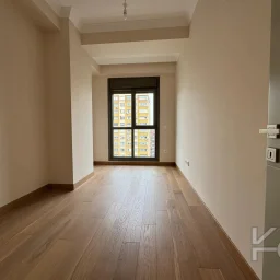 Laci̇vertcadde Suadi̇ye Beymen'i̇n Arkasi Sifir Balkon Ebeveyn 3+1