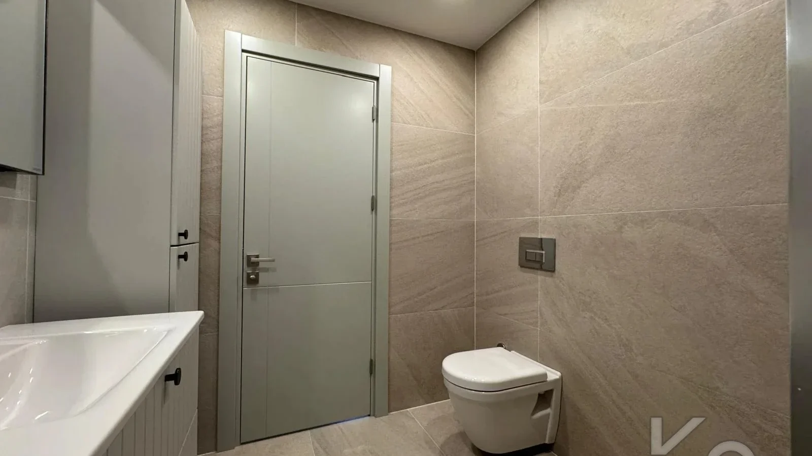 Laci̇vertcadde Suadi̇ye Beymen'i̇n Arkasi Sifir Balkon Ebeveyn 3+1