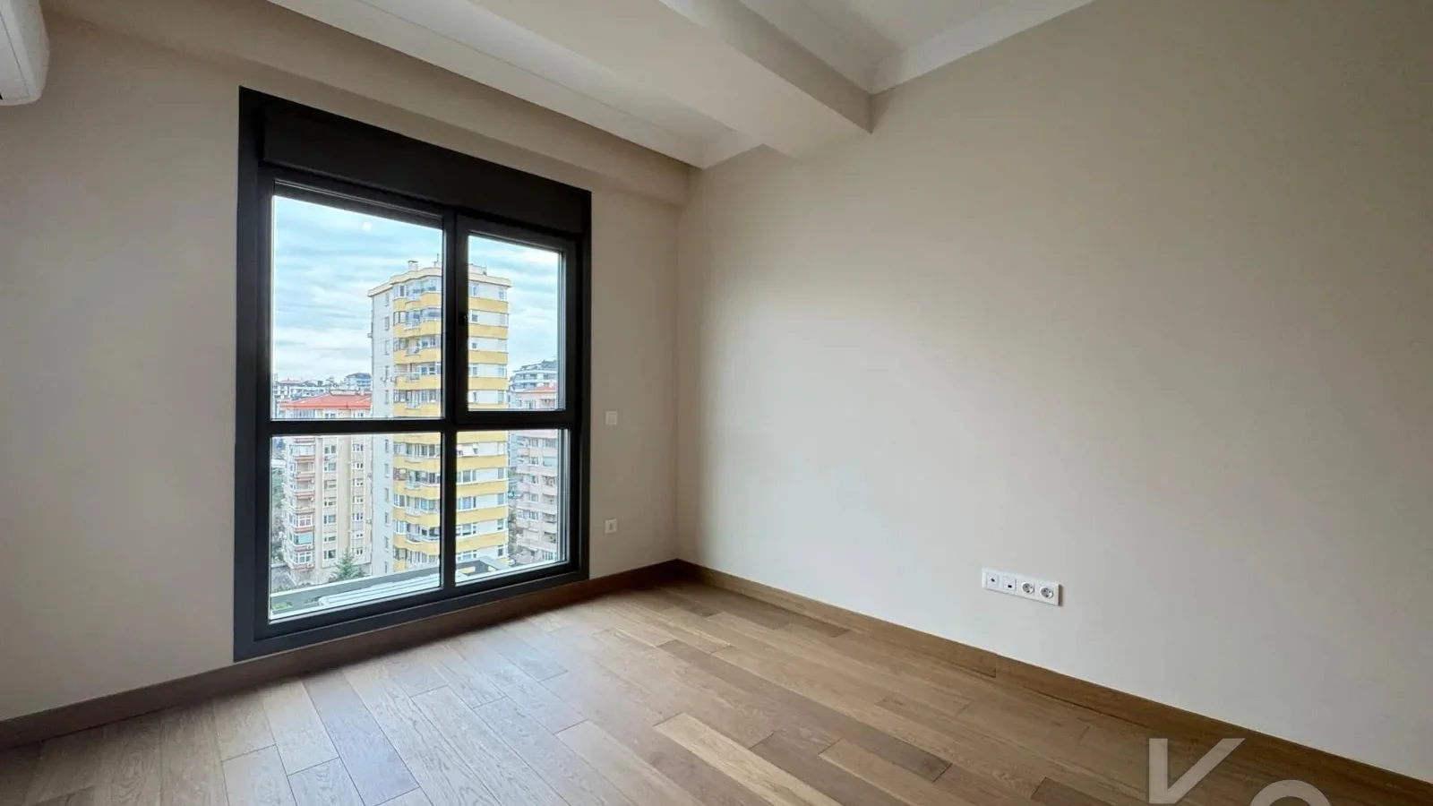 Laci̇vertcadde Suadi̇ye Beymen'i̇n Arkasi Sifir Balkon Ebeveyn 3+1