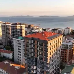 Laci̇vertcadde Suadi̇ye Beymen'i̇n Arkasi Sifir Balkon Ebeveyn 3+1
