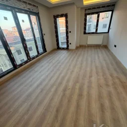 Sağlam'dan Göztepee'de Mi̇ni̇bs Caddesi̇ Üzeri̇nde 3+1 Satilik Dai̇re