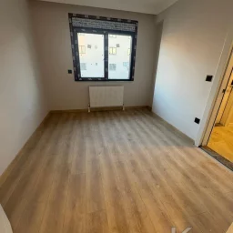 Sağlam'dan Göztepee'de Mi̇ni̇bs Caddesi̇ Üzeri̇nde 3+1 Satilik Dai̇re