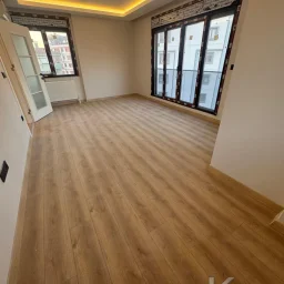Sağlam'dan Göztepee'de Mi̇ni̇bs Caddesi̇ Üzeri̇nde 3+1 Satilik Dai̇re