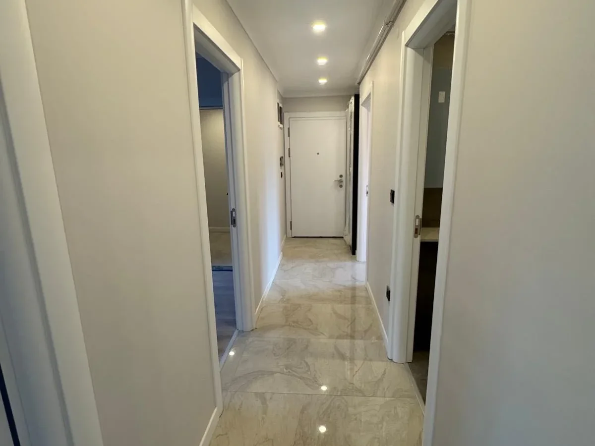 Sağlam'dan Göztepee'de Mi̇ni̇bs Caddesi̇ Üzeri̇nde 3+1 Satilik Dai̇re