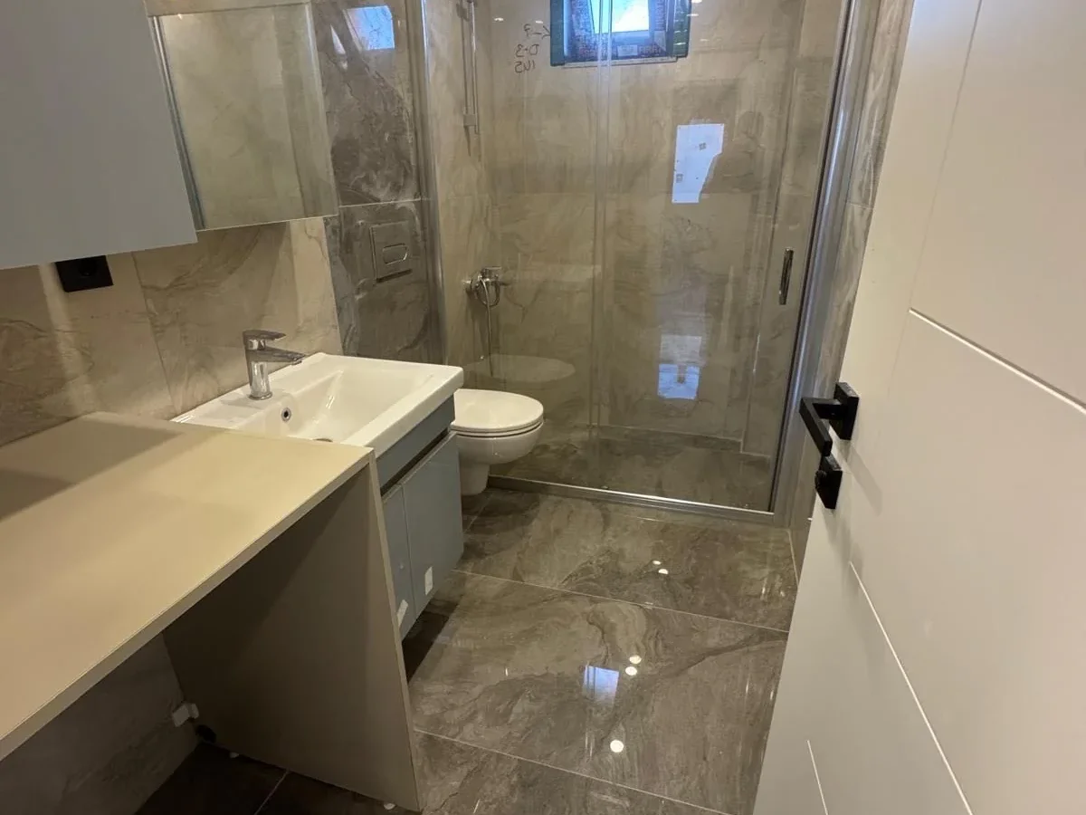 Sağlam'dan Göztepee'de Mi̇ni̇bs Caddesi̇ Üzeri̇nde 3+1 Satilik Dai̇re