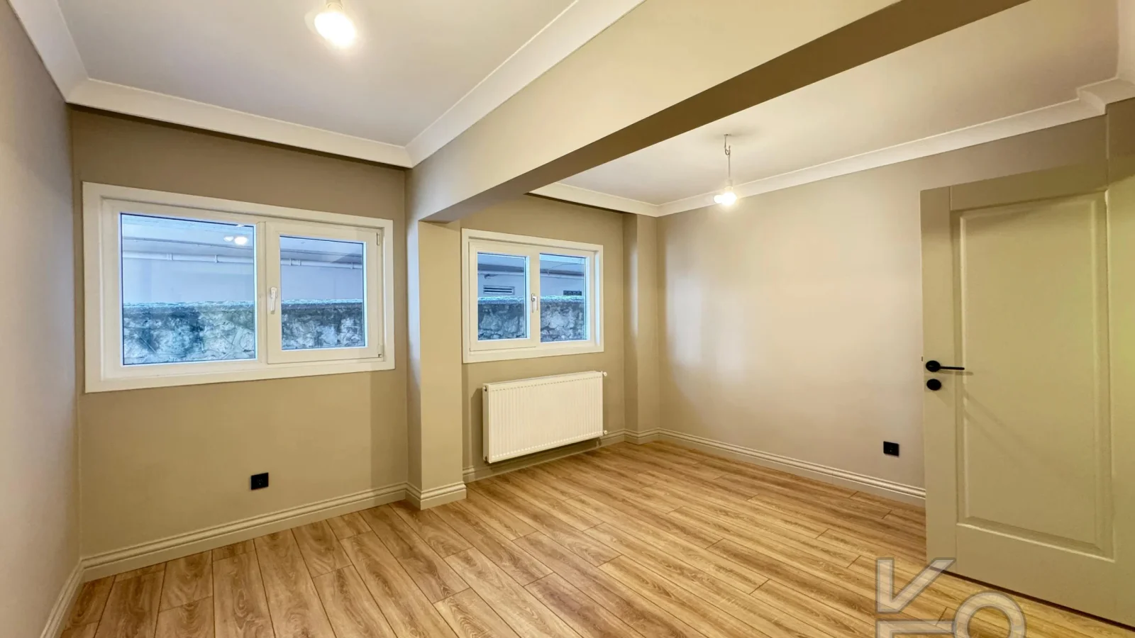 Academy Bağdat Caddesi̇ Çi̇ftehavuzlar Yatirim Değeri̇ Yüksek İş Yeri̇ne Uygun Renöveli̇ 3+1