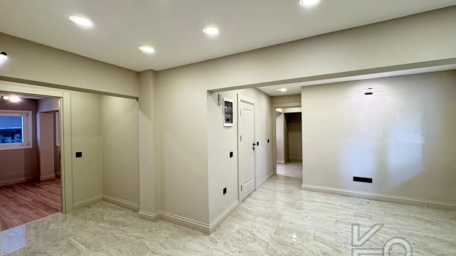 Academy Bağdat Caddesi̇ Çi̇ftehavuzlar Yatirim Değeri̇ Yüksek İş Yeri̇ne Uygun Renöveli̇ 3+1