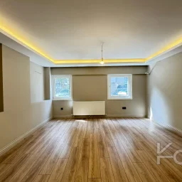 Academy Bağdat Caddesi̇ Çi̇ftehavuzlar Yatirim Değeri̇ Yüksek İş Yeri̇ne Uygun Renöveli̇ 3+1