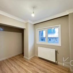 Academy Bağdat Caddesi̇ Çi̇ftehavuzlar Yatirim Değeri̇ Yüksek İş Yeri̇ne Uygun Renöveli̇ 3+1