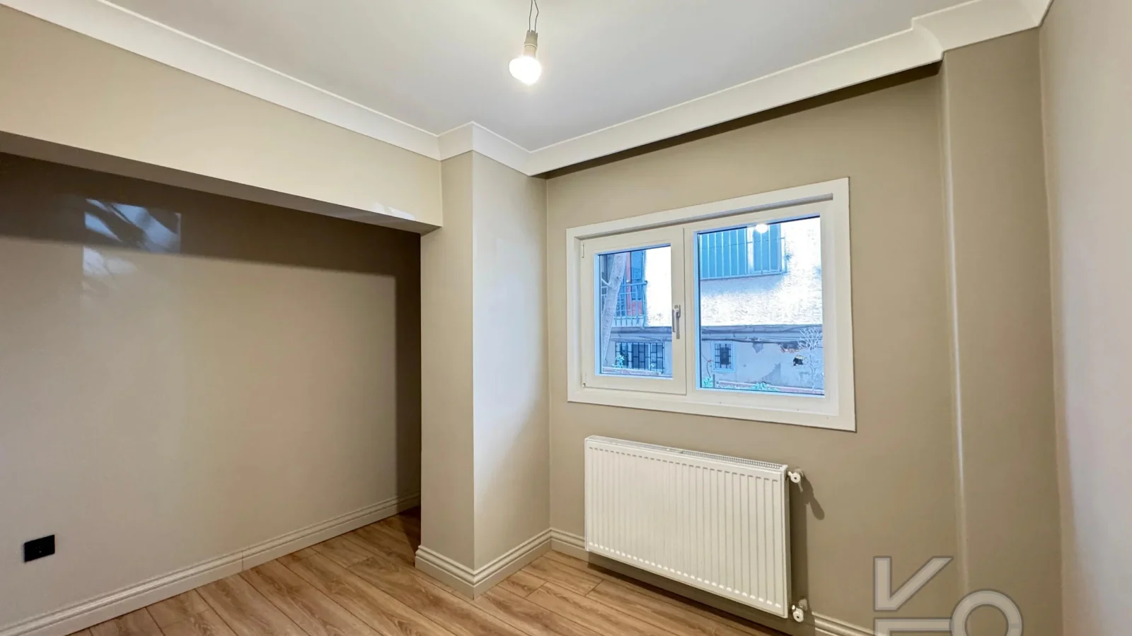 Academy Bağdat Caddesi̇ Çi̇ftehavuzlar Yatirim Değeri̇ Yüksek İş Yeri̇ne Uygun Renöveli̇ 3+1