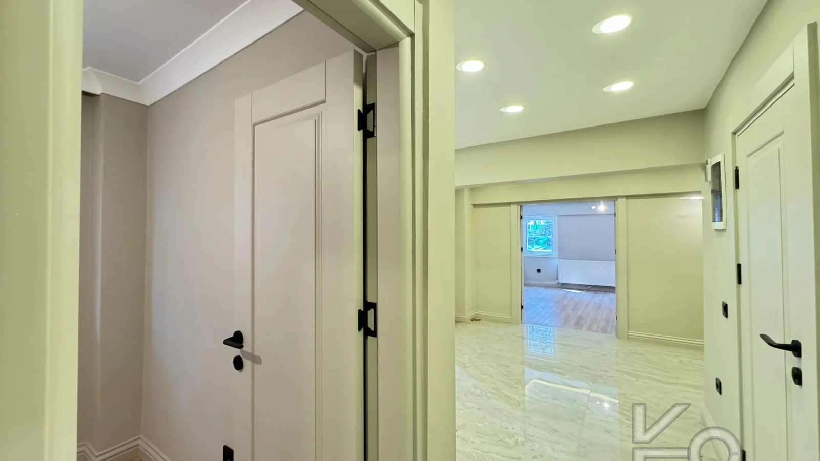 Academy Bağdat Caddesi̇ Çi̇ftehavuzlar Yatirim Değeri̇ Yüksek İş Yeri̇ne Uygun Renöveli̇ 3+1