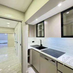 Academy Bağdat Caddesi̇ Çi̇ftehavuzlar Yatirim Değeri̇ Yüksek İş Yeri̇ne Uygun Renöveli̇ 3+1