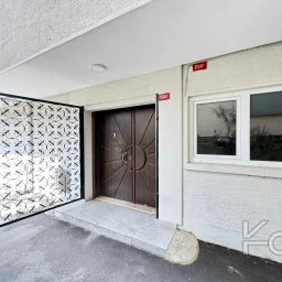 Academy Bağdat Caddesi̇ Çi̇ftehavuzlar Yatirim Değeri̇ Yüksek İş Yeri̇ne Uygun Renöveli̇ 3+1