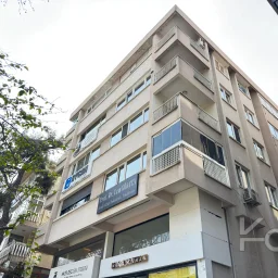 Academy Bağdat Caddesi̇ Çi̇ftehavuzlar Yatirim Değeri̇ Yüksek İş Yeri̇ne Uygun Renöveli̇ 3+1