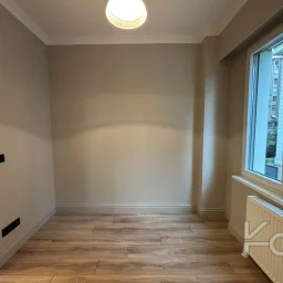 Laci̇vert Cadde Şaşkınbakkal Güvenli̇kli̇ Yüzme Havuzlu 80m² Net 2+1