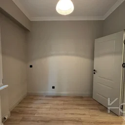 Laci̇vert Cadde Şaşkınbakkal Güvenli̇kli̇ Yüzme Havuzlu 80m² Net 2+1