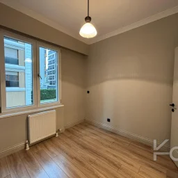 Laci̇vert Cadde Şaşkınbakkal Güvenli̇kli̇ Yüzme Havuzlu 80m² Net 2+1