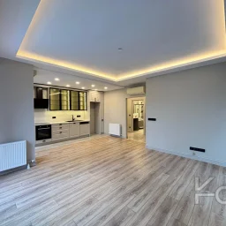 Laci̇vert Cadde Şaşkınbakkal Güvenli̇kli̇ Yüzme Havuzlu 80m² Net 2+1