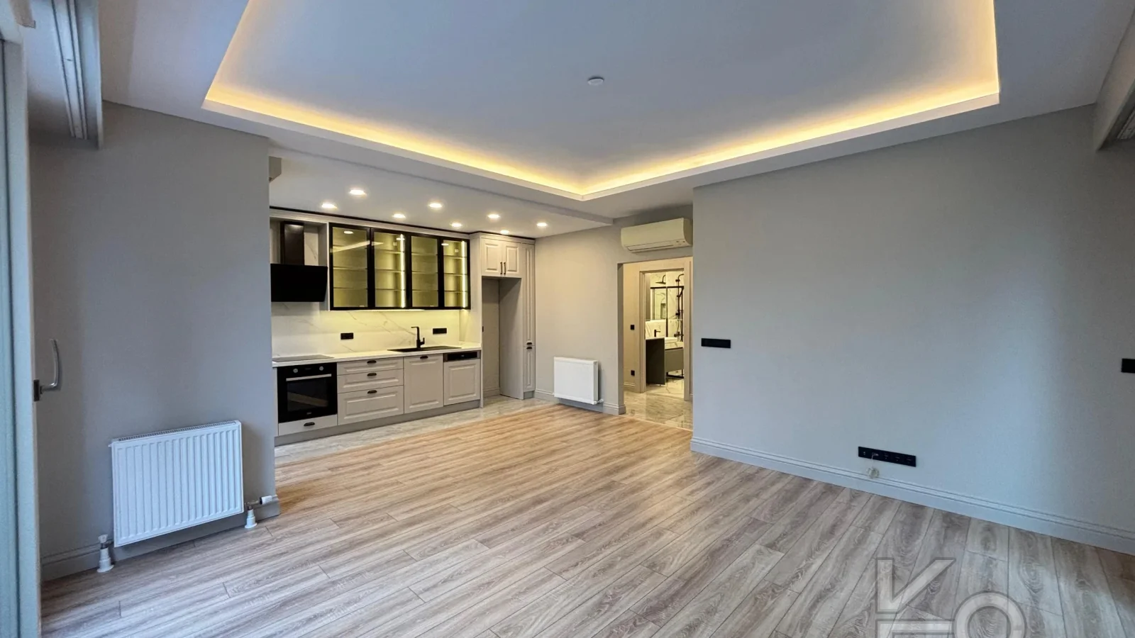 Laci̇vert Cadde Şaşkınbakkal Güvenli̇kli̇ Yüzme Havuzlu 80m² Net 2+1