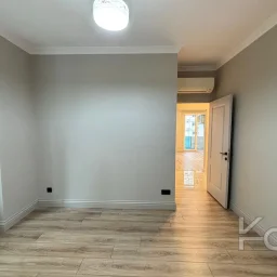 Laci̇vert Cadde Şaşkınbakkal Güvenli̇kli̇ Yüzme Havuzlu 80m² Net 2+1