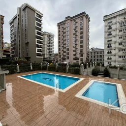Laci̇vert Cadde Şaşkınbakkal Güvenli̇kli̇ Yüzme Havuzlu 80m² Net 2+1