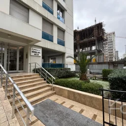 Laci̇vert Cadde Şaşkınbakkal Güvenli̇kli̇ Yüzme Havuzlu 80m² Net 2+1