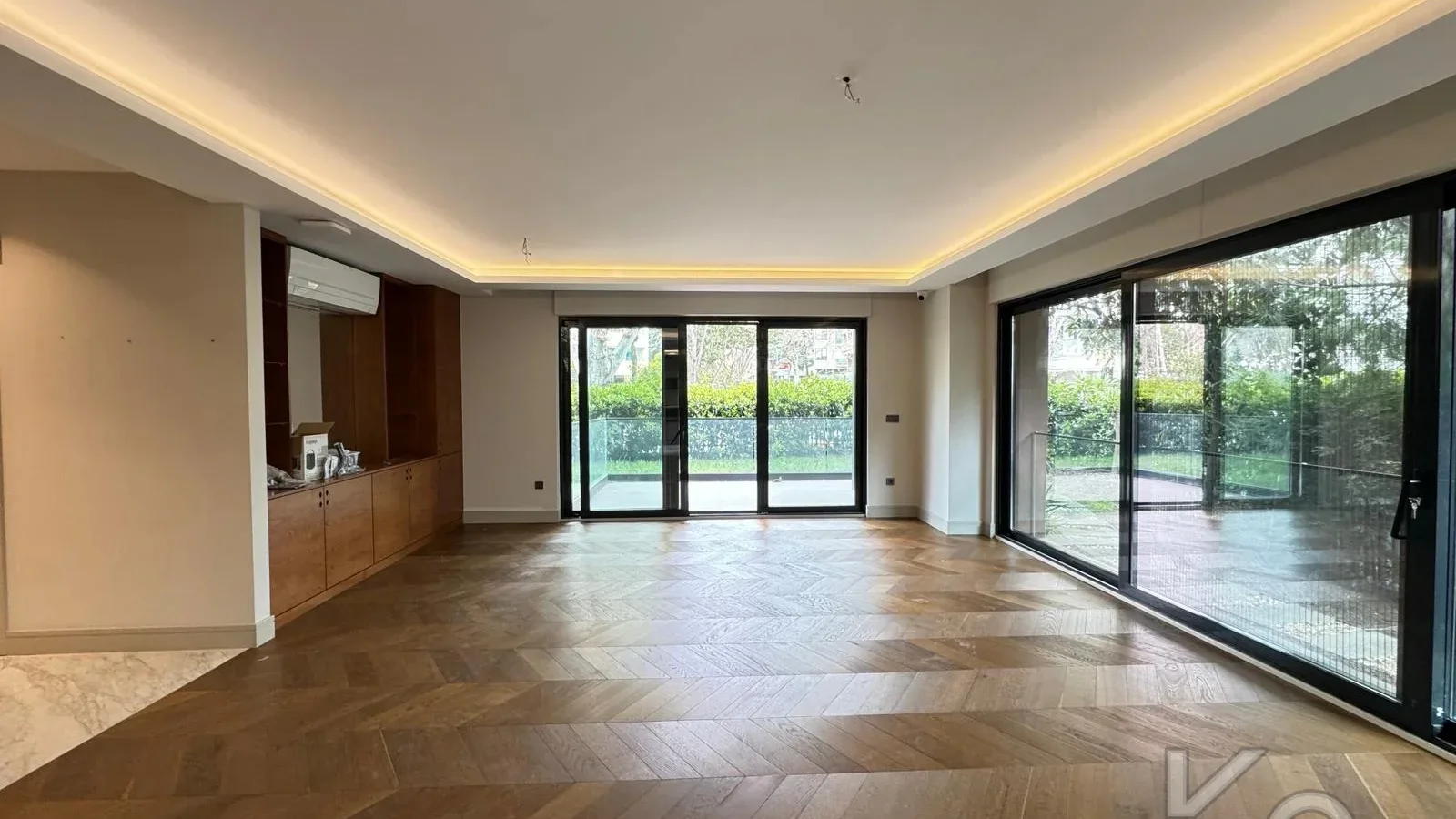Academy Fenerbahçe Sahi̇l Yeni̇ Bi̇na Emsalsi̇z 130m2 Ada Mutfakli 3+1 