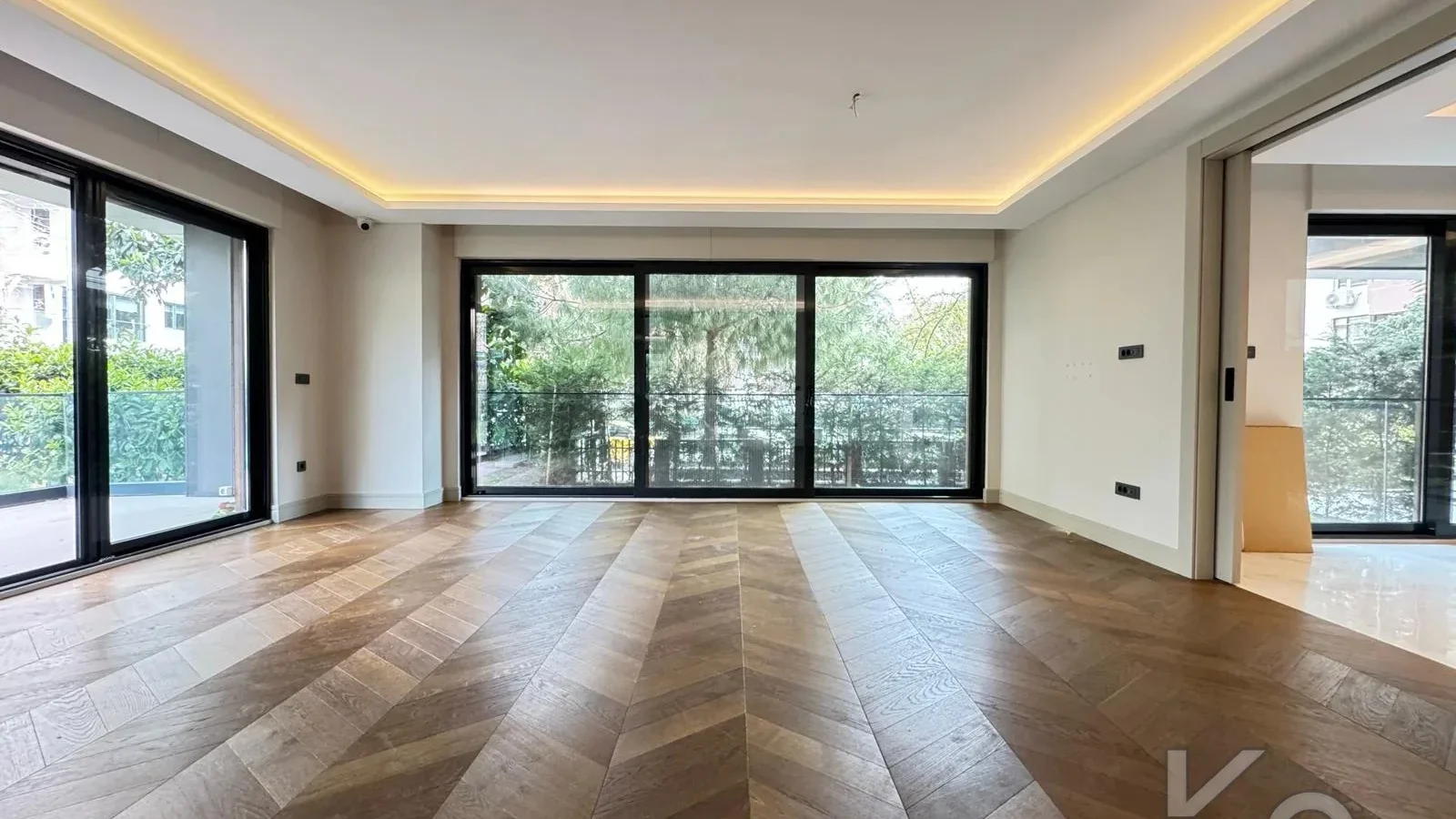 Academy Fenerbahçe Sahi̇l Yeni̇ Bi̇na Emsalsi̇z 130m2 Ada Mutfakli 3+1 