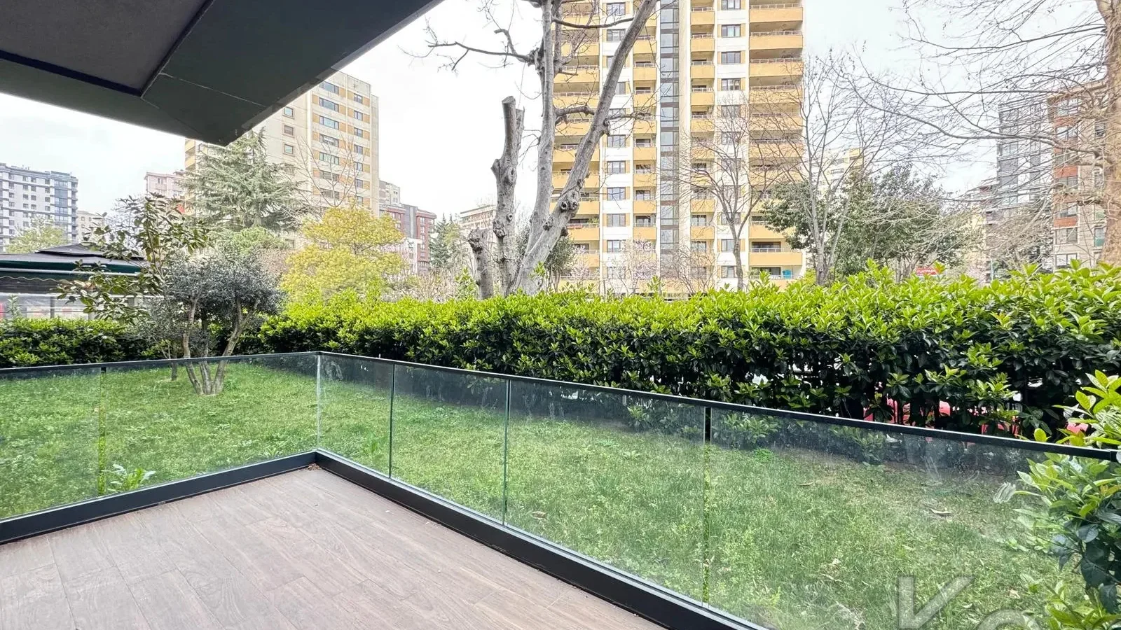 Academy Fenerbahçe Sahi̇l Yeni̇ Bi̇na Emsalsi̇z 130m2 Ada Mutfakli 3+1 