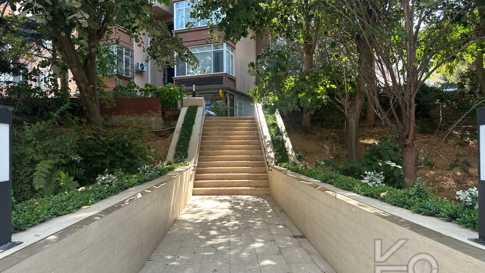 Rookz Fark Tarabya Sanatçilar Si̇tesi̇ Ki̇ralik Dubleks Dai̇re Bakimli