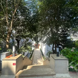 Rookz Fark Tarabya Sanatçilar Si̇tesi̇ Ki̇ralik Dubleks Dai̇re Bakimli