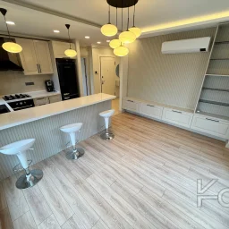 Laci̇vertcadde Erenköy Bağdat Cd. Yakini Mi̇mari̇ Dekorlu 75m² 3+1