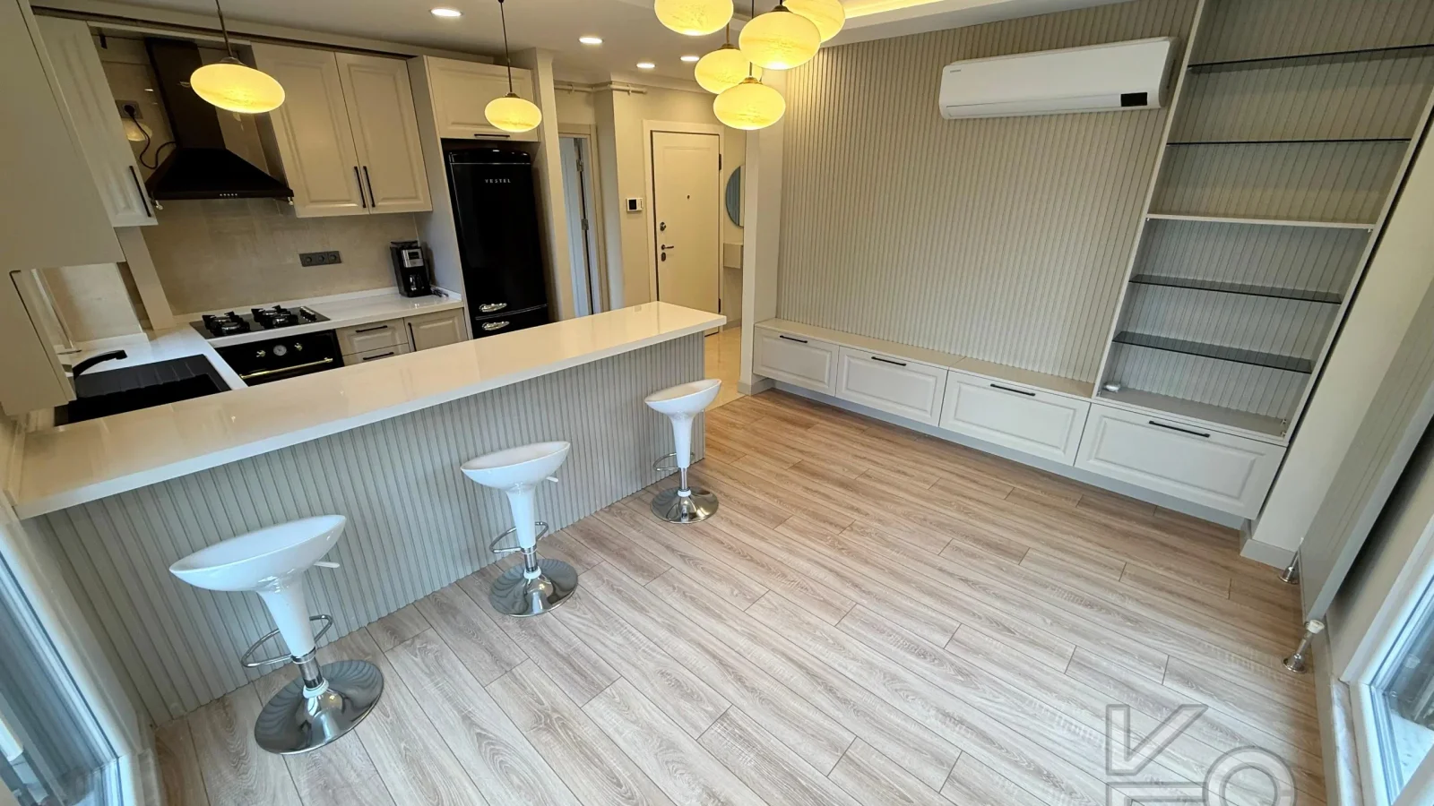 Laci̇vertcadde Erenköy Bağdat Cd. Yakini Mi̇mari̇ Dekorlu 75m² 3+1