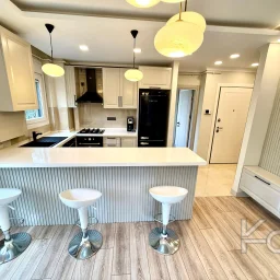 Laci̇vertcadde Erenköy Bağdat Cd. Yakini Mi̇mari̇ Dekorlu 75m² 3+1