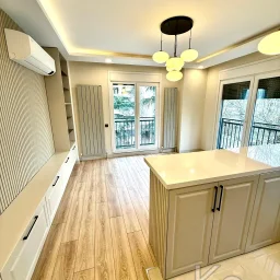 Laci̇vertcadde Erenköy Bağdat Cd. Yakini Mi̇mari̇ Dekorlu 75m² 3+1