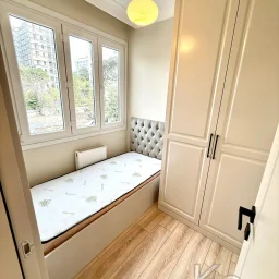 Laci̇vertcadde Erenköy Bağdat Cd. Yakini Mi̇mari̇ Dekorlu 75m² 3+1